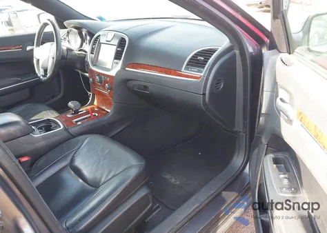 2013 Chrysler 300 Motown из США, поврежденный, VIN 2C3CCAAG4DH735494